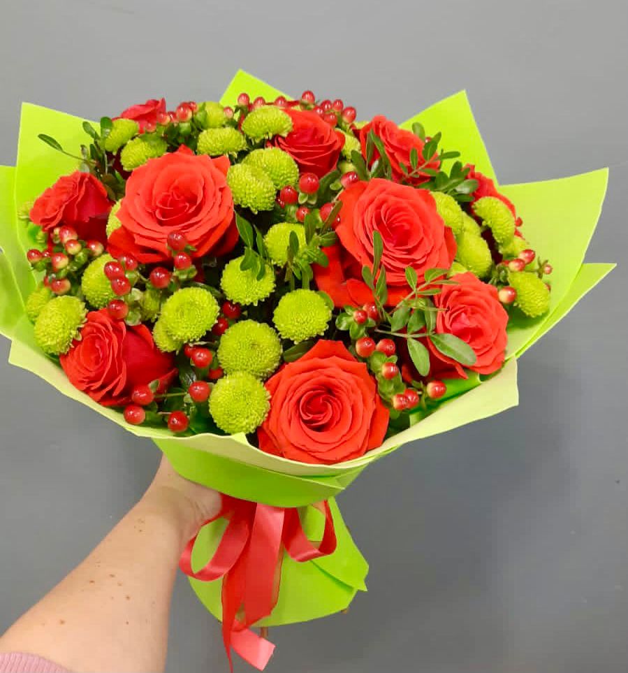 Букет цветов из: Хризантемы и Розы в Калья