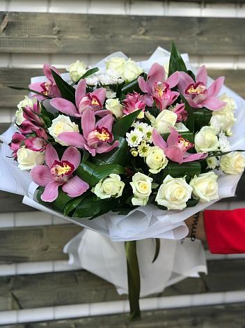 Букет цветов из: Розы и Хризантемы в Калья