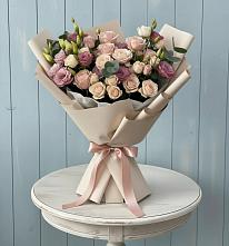 Букет цветов из:  Розы и Лизиантусы в Калья