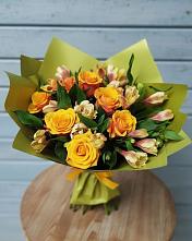 Букет цветов из:  Альстромерии и Розы в Калья