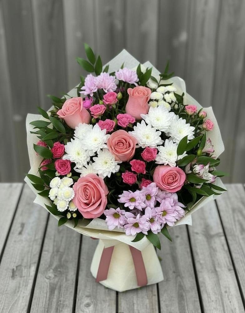 Букет цветов из: Альстромерии, Гвоздики, Розы и Хризантемы в Калья