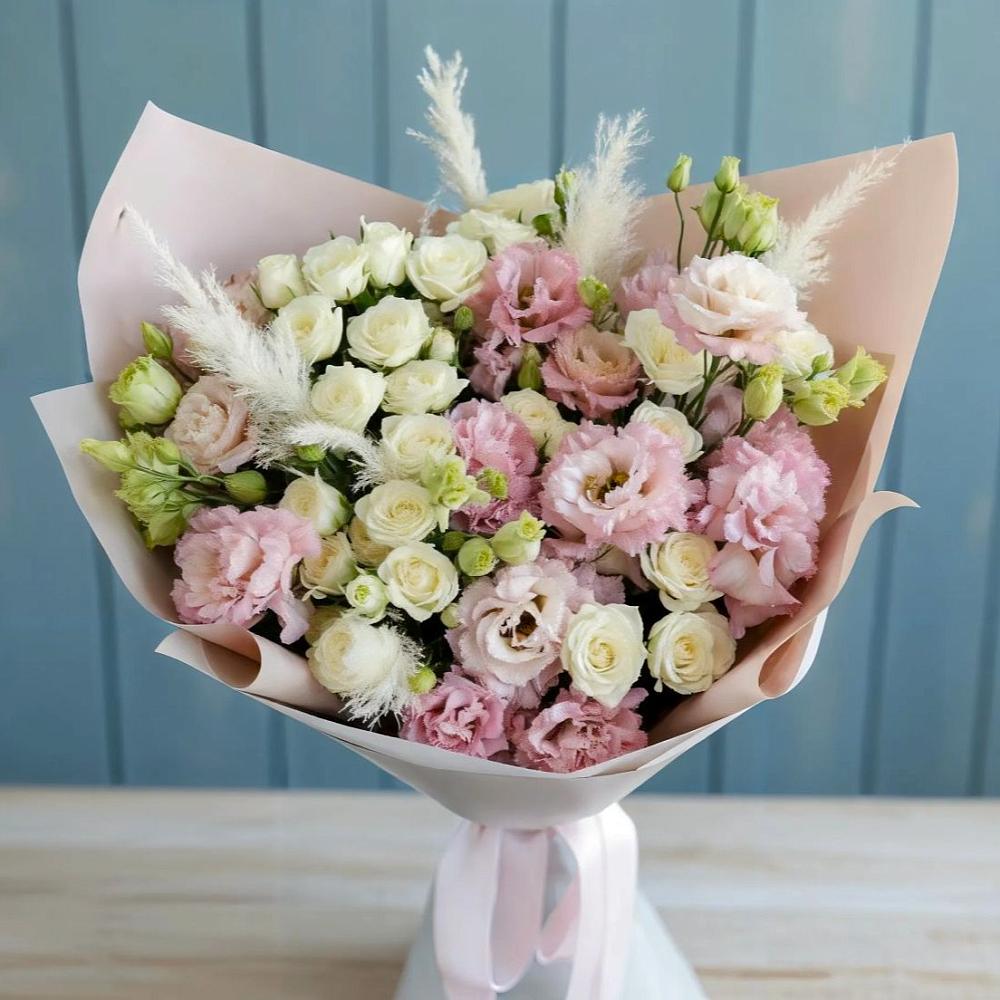 Букет цветов из: Альстромерии и Розы в Калья