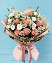 Букет цветов из:  Розы, Альстромерии и Лизиантусы в Калья