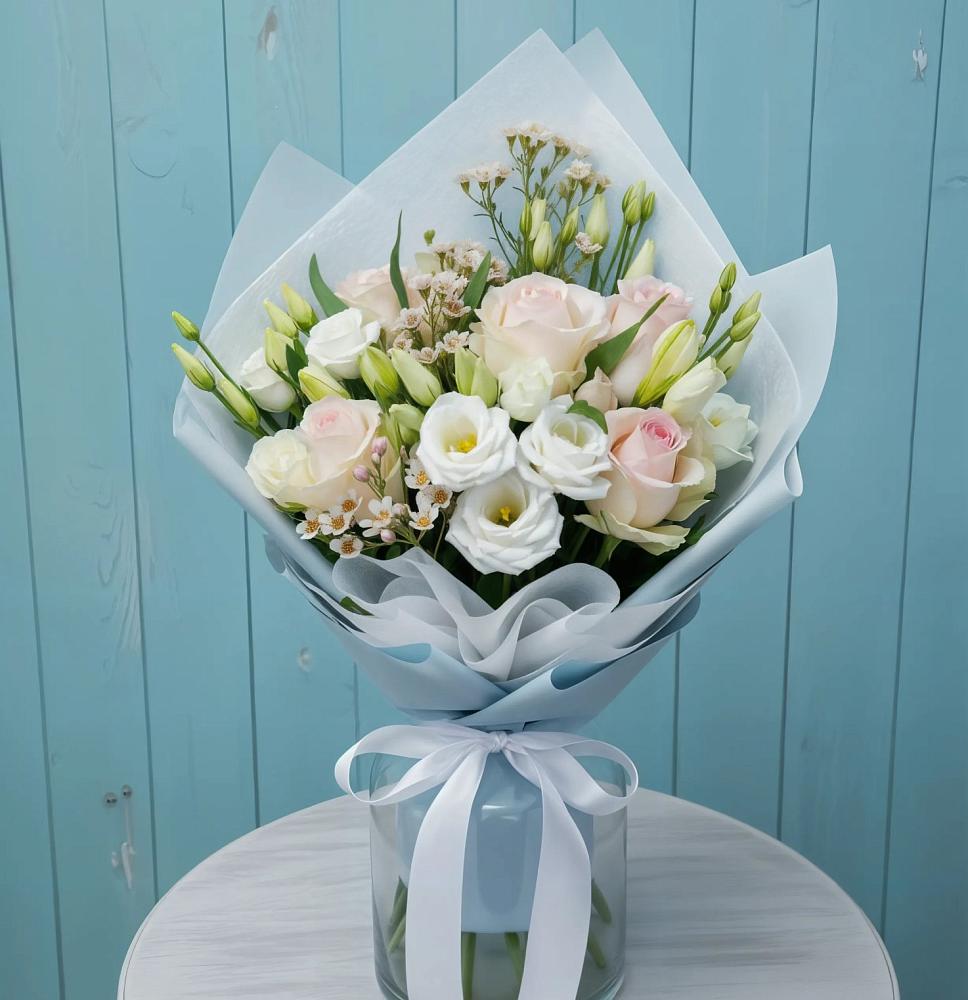 Букет цветов из: Розы и Лизиантусы в Калья