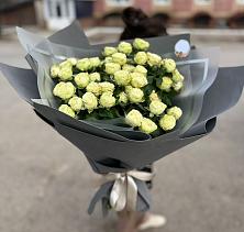 Букет Белые кустовые розы Солинеро в Калья