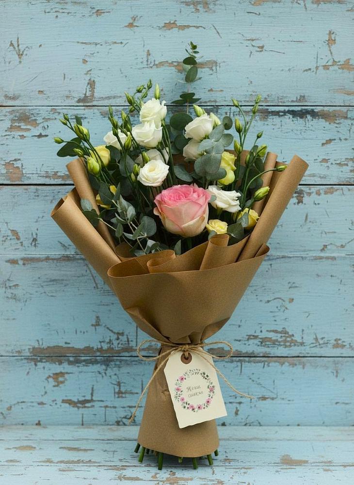 Букет цветов из: Розы и Лизиантусы в Калья