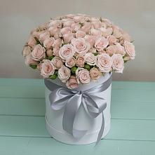 Цветочная композиция из Розы в шляпной коробке в Калья