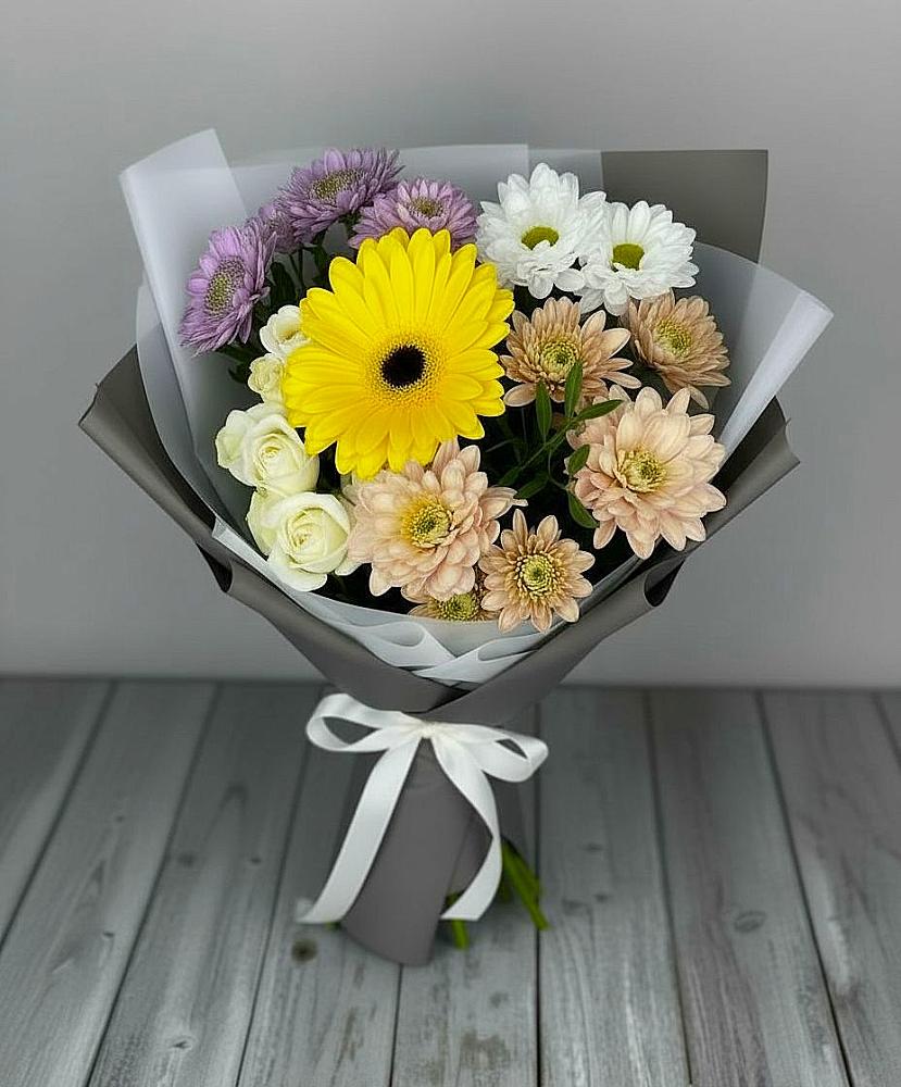 Букет цветов из: Розы, Герберы и Хризантемы в Калья