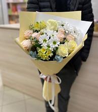 Букет цветов из:  Альстромерии, Розы и Хризантемы в Калья