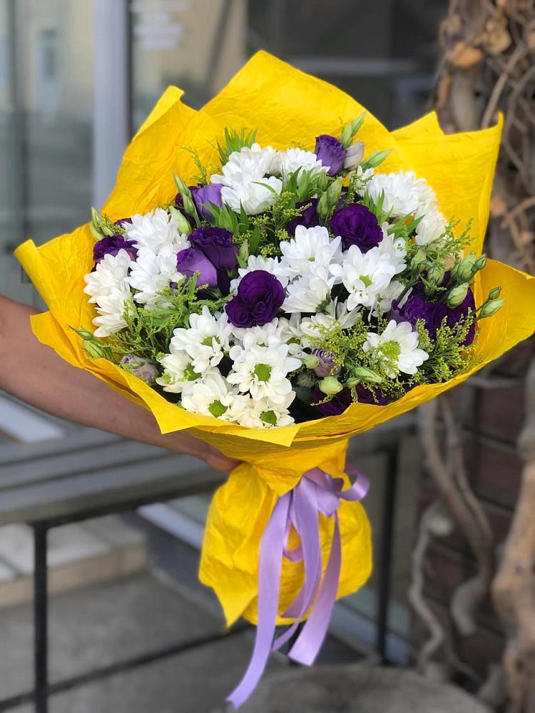 Букет цветов из: Ирисы, Хризантемы и Ромашки в Калья