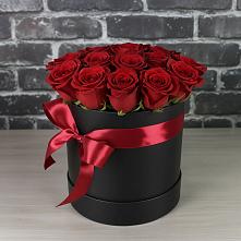 Цветочная композиция из Розы в шляпной коробке #REPLACE_PRED# Калья