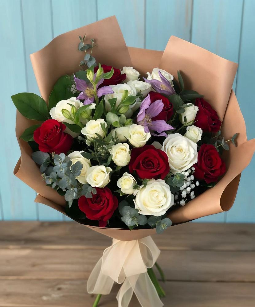 Букет цветов из: Розы и Альстромерии в Калья