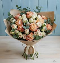 Букет цветов из:  Альстромерии и Розы в Калья