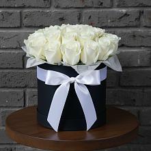 Цветочная композиция из Розы в шляпной коробке #REPLACE_PRED# Калья